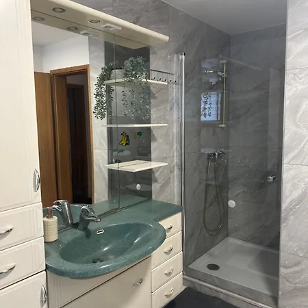 Klavdija Mos Apartamento *