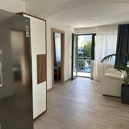 Klavdija Mos Apartamento *