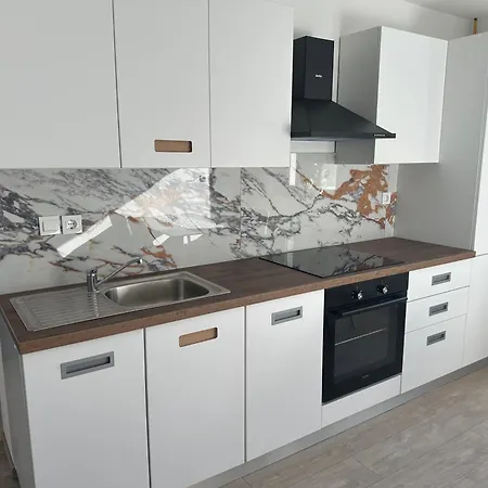 Klavdija Mos Apartamento *