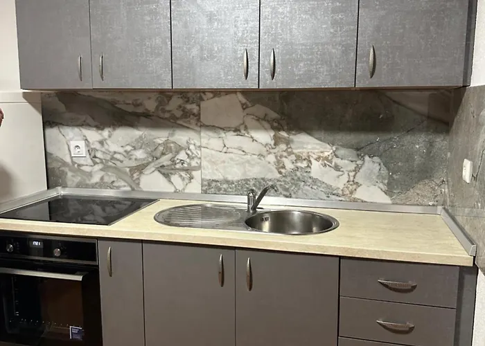 Klavdija Mos צליה